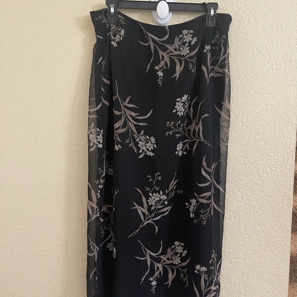 JR Bentley Women’s Floral Maxi Skirt slits size 14 NWOT - Picture 1 of 14